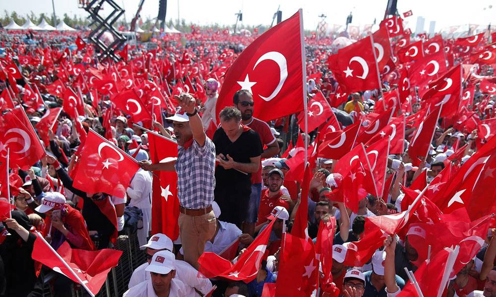 أردوغان يستعرض قوّته بمسيرة «مليونيّة» : سأوافق على عقوبة الإعدام إذا أرادها الشعب