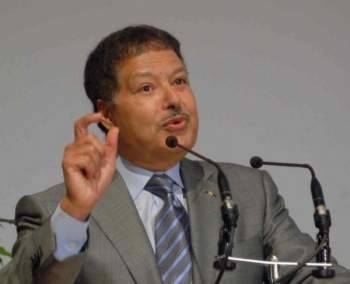 السبب الحقيقي لوفاة أحمد زويل في تقرير طبي