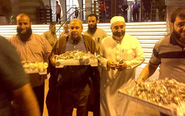 الإحتفالات في طرابلس لنصر مزعوم في حلب