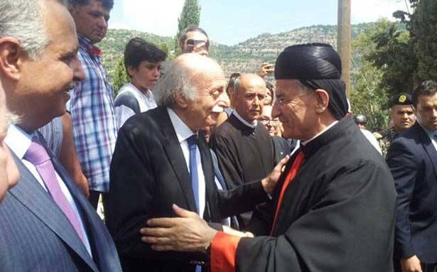 في الذكرى ال15 لمصالحة الجبل ولمناسبة تدشين كنيسة سيّدة الدرّ المارونية في المختارة 
الراعي: ما الجدوى من الطروحات قبل انتخاب الرئيس؟ فعبثاً نحاول التسلّق للدولة من مكان آخر
جنبلاط : نؤكد تمتين المصالحة ونتمنى انتخاب رئيس لنحفظ لبنان من الرياح العاتية