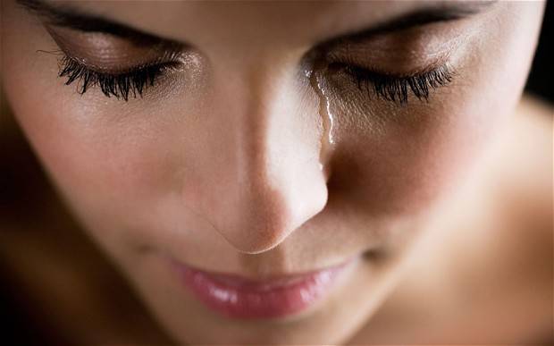 البكاء بلا سبب.. من قلة الأدب؟