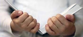 قراءة رواية جيدة تؤخر شيخوخة المخ