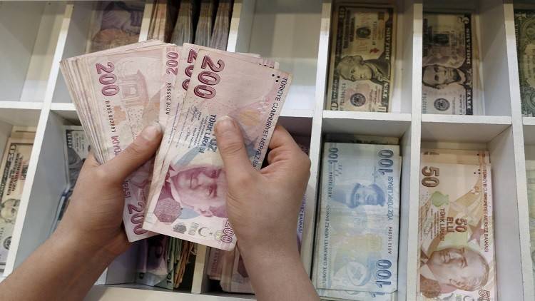 الأتراك يدعمون اقتصاد بلادهم بعد الانقلاب الفاشل