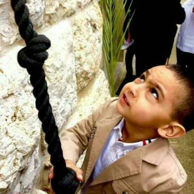 والد كيفين يفجّر قنبلة: هذا سبب وفاة ابني... وهكذا تنقذون اطفالكم!