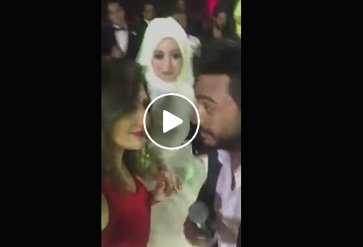 بالفيديو-  تامر حسني يداعب شذى .. شاهدوا ماذا فعلت