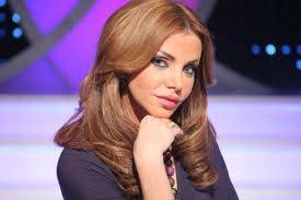رزان مغربي تنشر فيديو كواليس جلسات تصويرها الجريئة