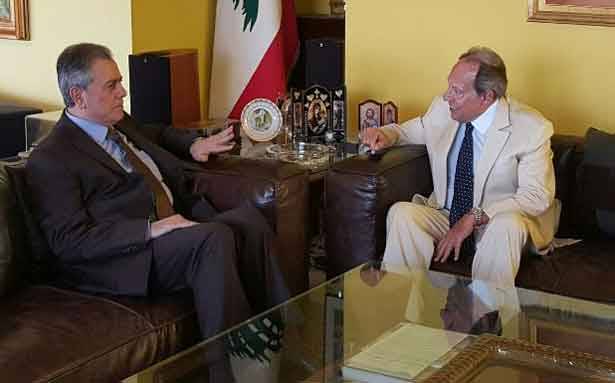 لحود التقى السفير السوري