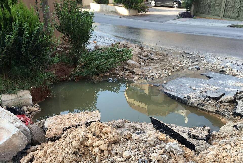 بالصور: مستنقع مياه الصرف الصحي في مجدليون