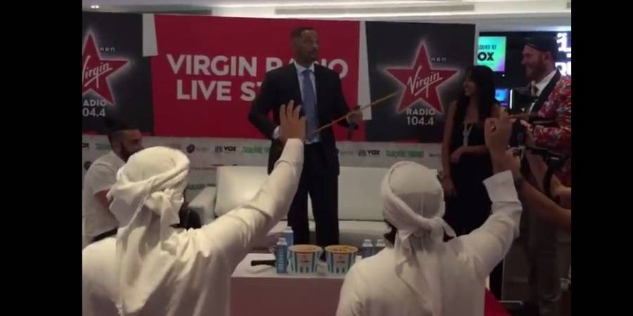 ‫بالفيديو‬: النجم ‫#‏ويل_سميث‬ يمارس الرقص الخليجي في ‫#‏دبي‬!