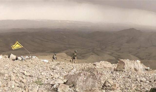 بالفيديو.. حزب الله يستهدف مسلحي "النصرة" في جرود عرسال