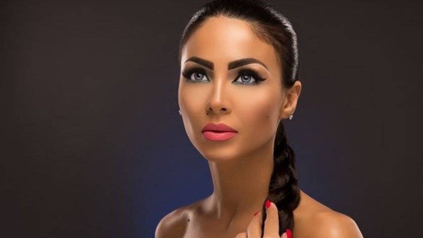 سبب إعتزال دوللي شاهين: فنانة لبنانية هدّدتها بالقتل؟!