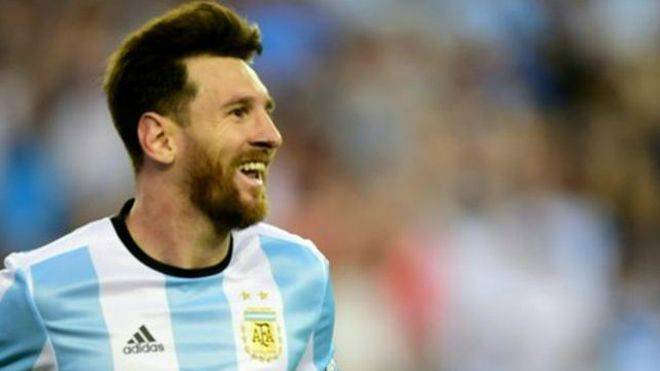 ميسي يتراجع عن قرار اعتزال اللعب دوليا