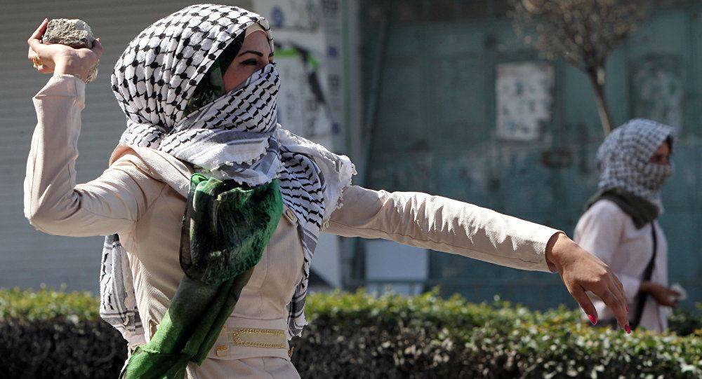 فلسطينية تطعن مجندة إسرائيلية