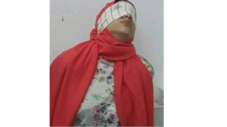 اعتقال فتاة فلسطينية ووالديها بدعوى طعن مجندة إسرائيلية