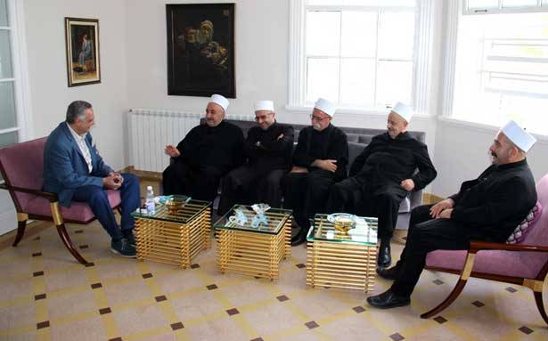 التقى وفوداً رسميّة ومناطقيّة في عاليه
ارسلان: للتمسّك بالمعادلة الذهبيّة