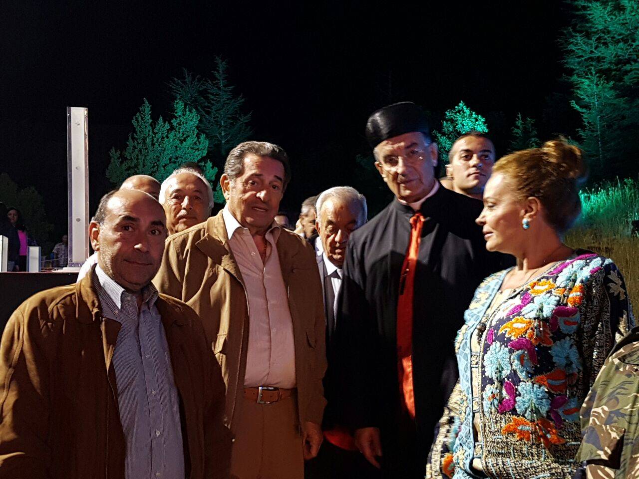 الراعي من تنورين: لبنان لا يستطيع إلا أن يكون رافع الجبين حرب: لن نقبل أن يدمر أحدا لبنان برعاية الراعي وقيادته وبوجوده
