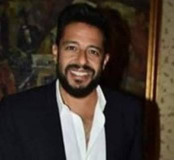 بالصورة: محمد حماقي يتعرّض لإصابة في قدمه!