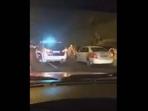 بالفيديو.. شاهدوا طريقة تعامل الشعب العماني مع سيارات الإسعاف
