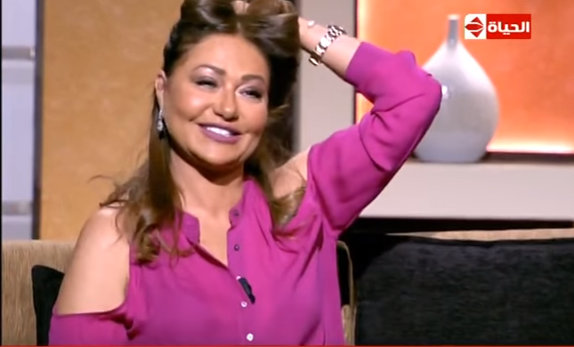 بالفيديو| مذيع مصري يحرج ليلى علوي بـ”سؤال خبيث”!
