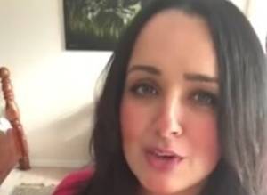 أصيبت باكتئاب رغم دراستها الطب النفسي.. فكيف تغلبت عليه؟ (فيديو)