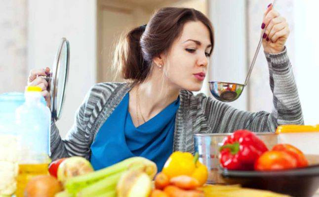 اخطاء ترتكبينها في مطبخك تهدد صحتك!!!