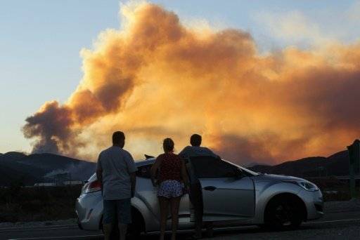 حريق يؤدي الى اجلاء 82 الفا و600 شخص في كاليفورنيا