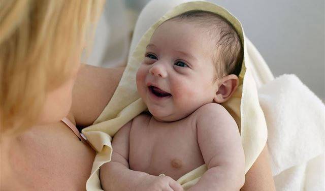 الطفلة الأكثر حظاً.. نالت جنسية وأفضلية سفر فور ولادتها!