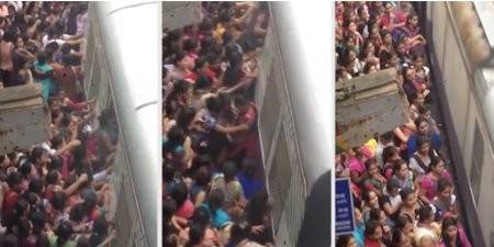 فيديو مرعب.. لحظة صعود النساء لقطار في الهند
