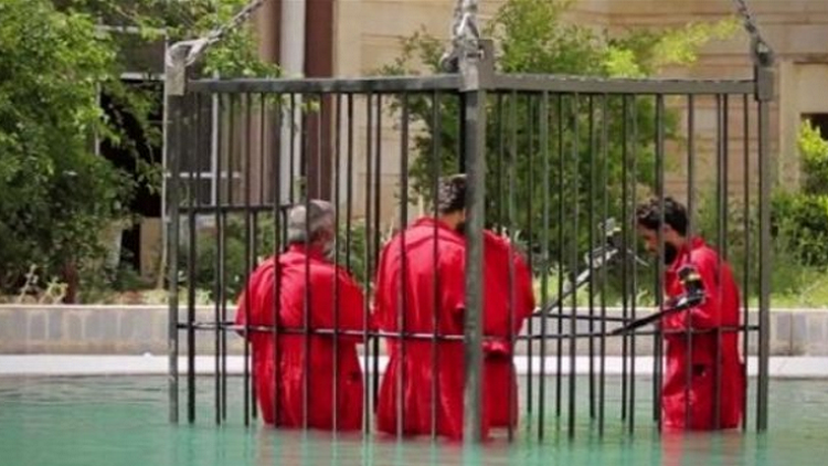 الموصل.. داعش يغرق 14 مدنيا في أقفاص حديدية