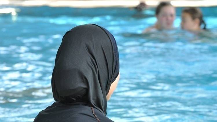 نيس الفرنسية تحظر 