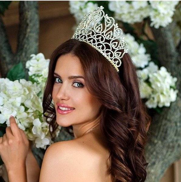 صور:  أجمل امرأة متزوجة في الكون.!!