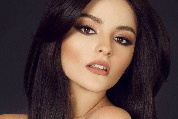 صور ملهمة.. هكذا واجهت إبنة الـ17 عاماً السرطان!
