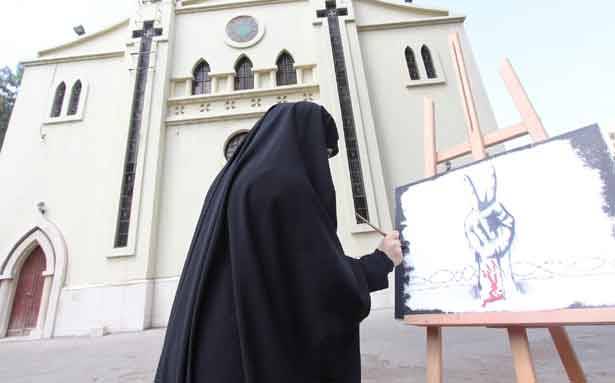بين الكنيسة والمسجد : الضاحية
ترسم الإنتصار في حارة حريك