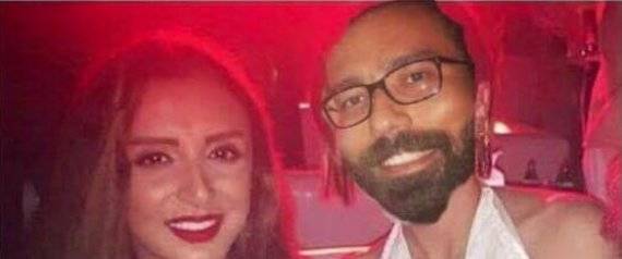 مقدم برامج ينتقم من أنغام بعد حذف صورته.. شاهدوا السيلفي الأشهر مصرياً