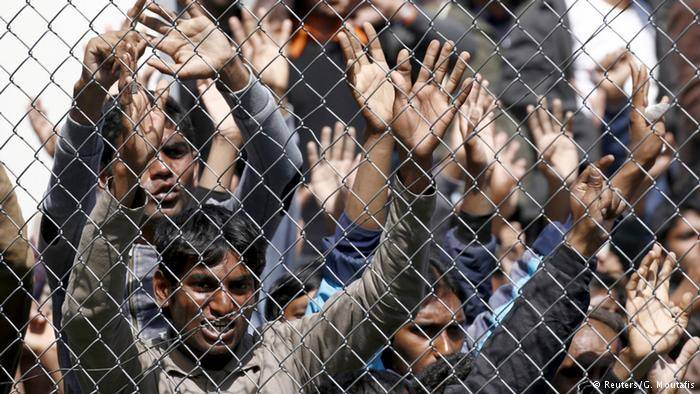 ميركل: اتفاق اللاجئين مع تركيا يعد نموذجا لاتفاقيات مماثلة مع شمال إفريقيا