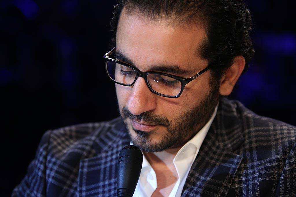 الموت يفجع أحمد حلمي أثناء تصوير فيلمه الجديد