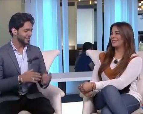 بالفيديو - مذيعة خليجية تحرج زميلها على الهواء.. شاهدوا ماذا حصل؟