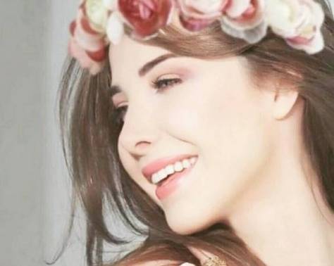 بالصور - نانسي عجرم تخطف الانظار بشورت قصير ونظارات من ذهب