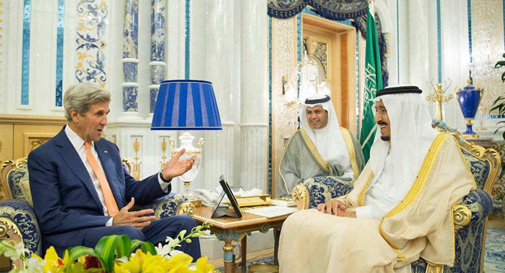 كيري يدعو إلى تشكيل حكومة وحدة وطنية في اليمن يشارك فيها الحوثيون
