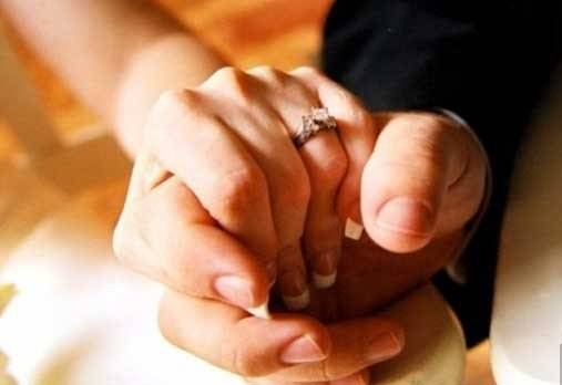 زوجة فنان لبناني تقضي شهر العسل مع عشيقها في مدينة أنطاليا... من هي؟