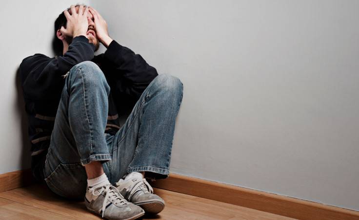 هل يسهر زوجك خارج المنزل كثيراً؟ إليك السبب والحلّ