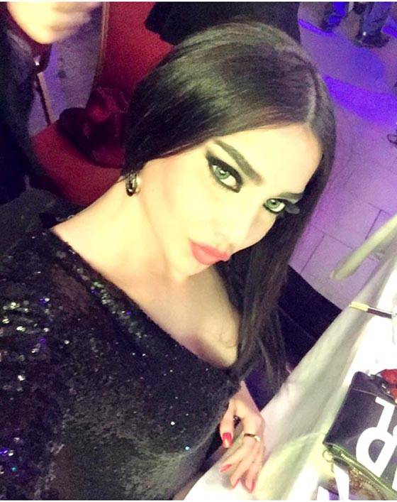بالصور: شبيهة هيفاء وهبي.. تذهل الجمهور