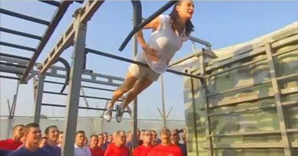 بالفيديو: بطلة القفز المثيرة إيسينبايفا تقود التمارين الرياضية الصباحية في حميميم