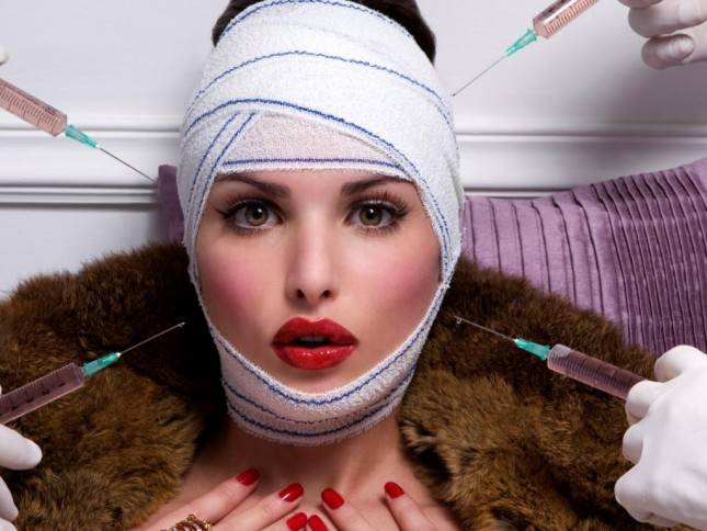 أحدث عمليات التجميل التي تعد ببشرة عاشقة للحياة