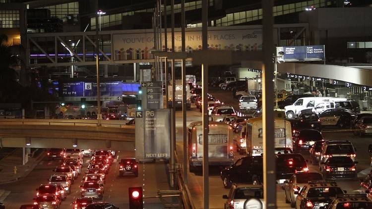 الشرطة الأمريكية تنفي حدوث إطلاق نار في مطار لوس أنجلوس