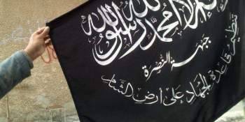 عنصر من "النصرة" يتصل بوالدة جندي بالجيش السوري لابلاغها أنه قطع رأسه