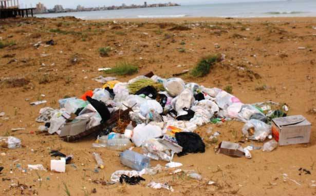 الحملة الأهليّة في صور : لوقف
تدفق نفايات مُخيّم الرشيديّة الى البحر