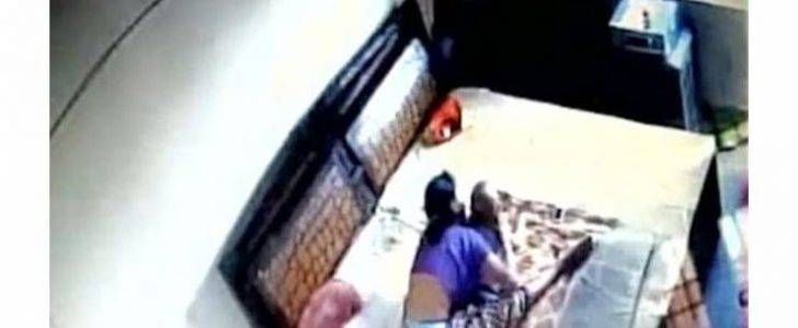 بالفيديو: شك في زوجته فوضع كاميرا مراقبة في غرفة النوم .. وهذا ما اكتشفه!