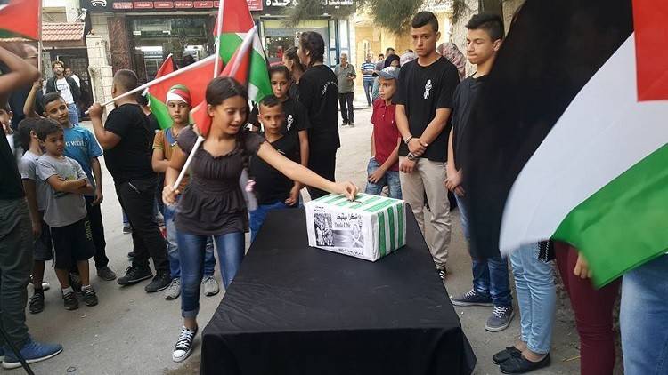 أطفال فلسطينيون يتبرعون بمصروفهم لنادي سيلتك الاسكتلندي