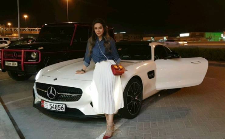 من الذي أهدى لجين عمران هذه السيارة الفخمة